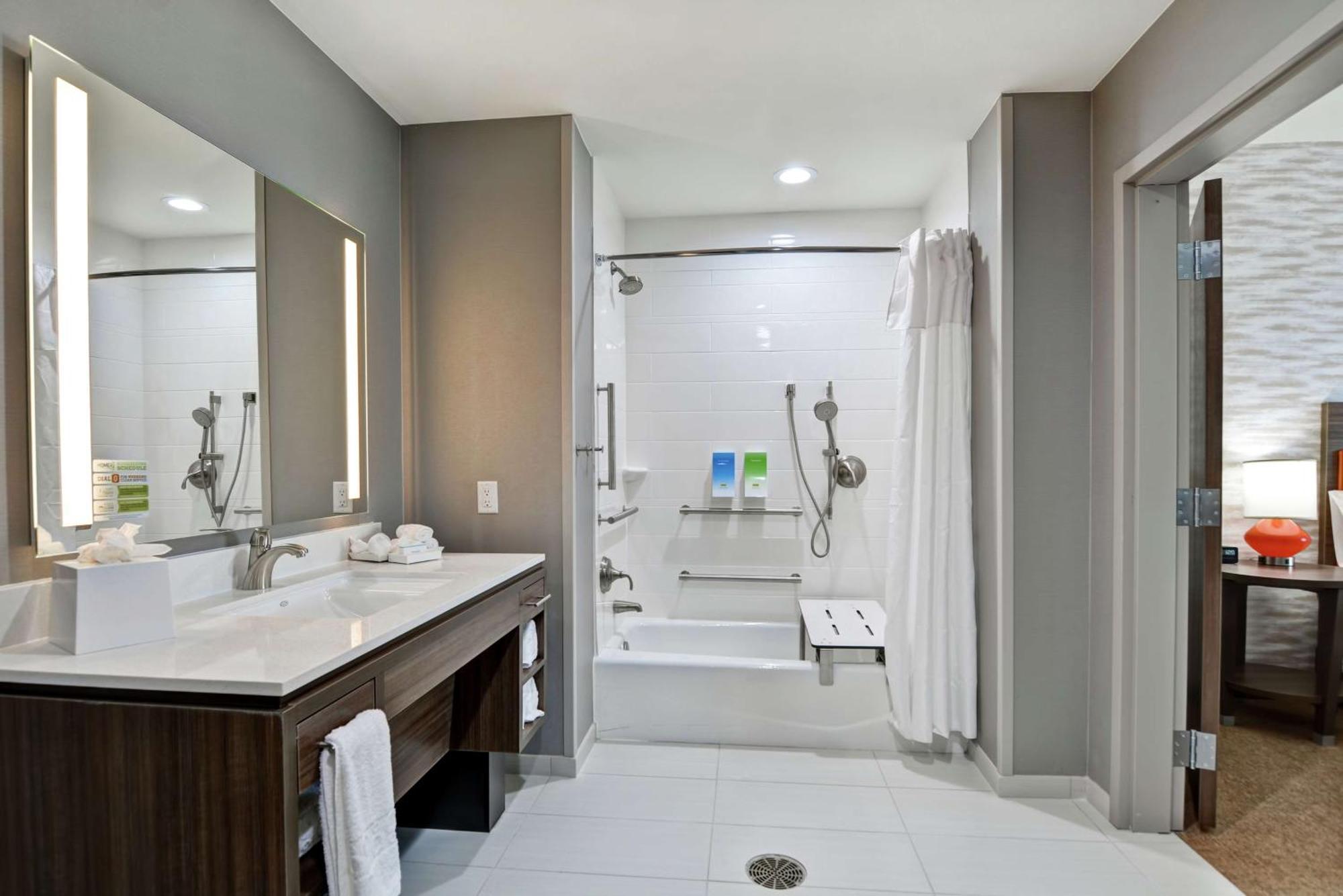 Home2 Suites By Hilton Bedford Dfw West Екстериор снимка