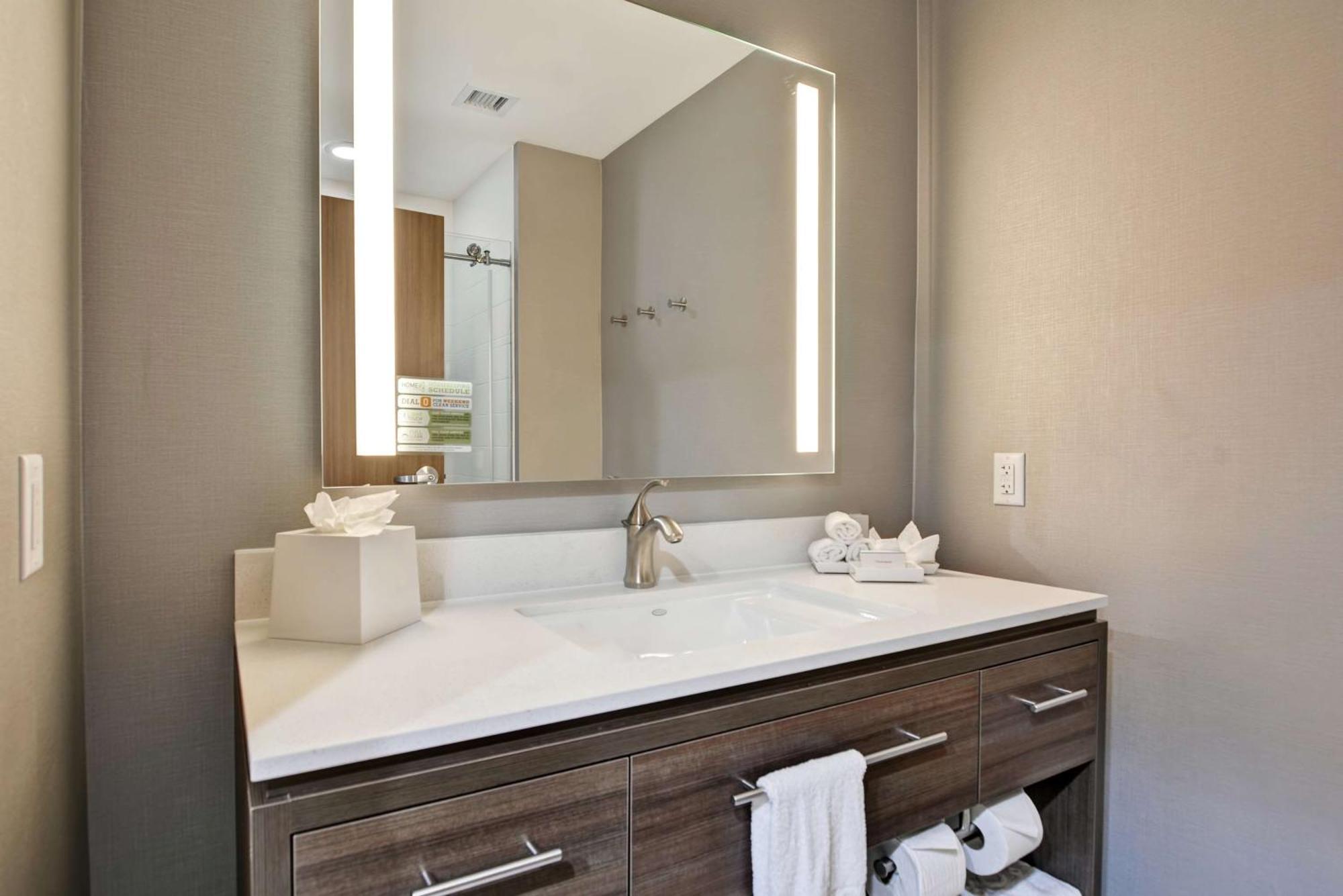 Home2 Suites By Hilton Bedford Dfw West Екстериор снимка